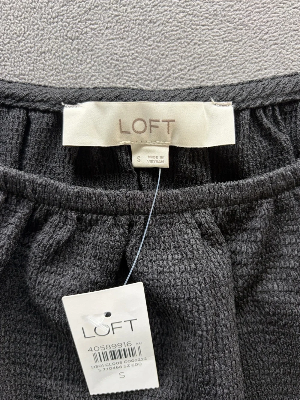 LOFT Charcoal Puff Sleeve Scoop Neck Top